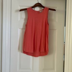 Salmon colored tank top